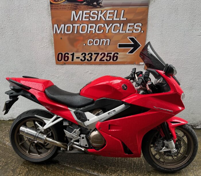 2015 Honda VFR 800 V-Tec - Image 3