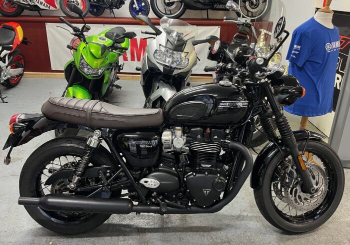 2022 Triumph Bonneville T120 Black - Image 3